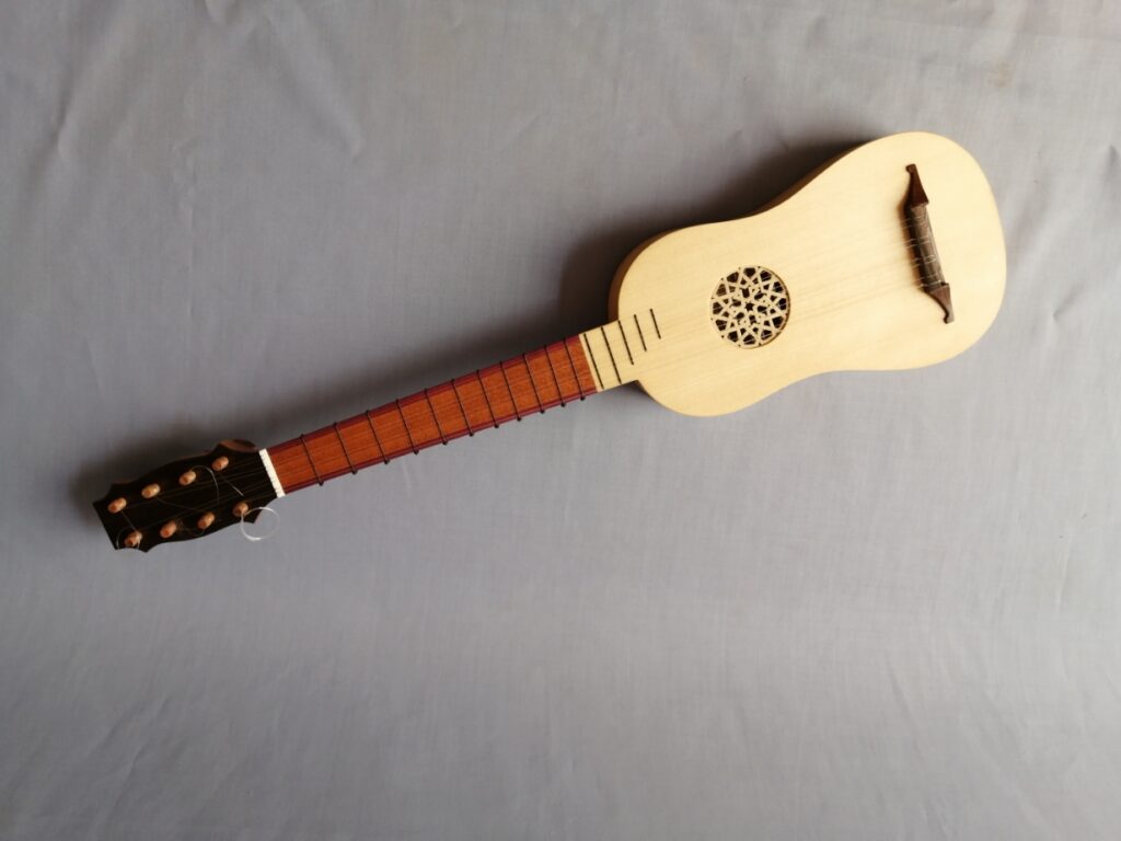 帆船における音楽の位置付け バーソロミュー・ロバーツの海賊の掟 ｜ビウエラとルネサンスギターとウスレレのすすめ 一十舎 (Ittosya)